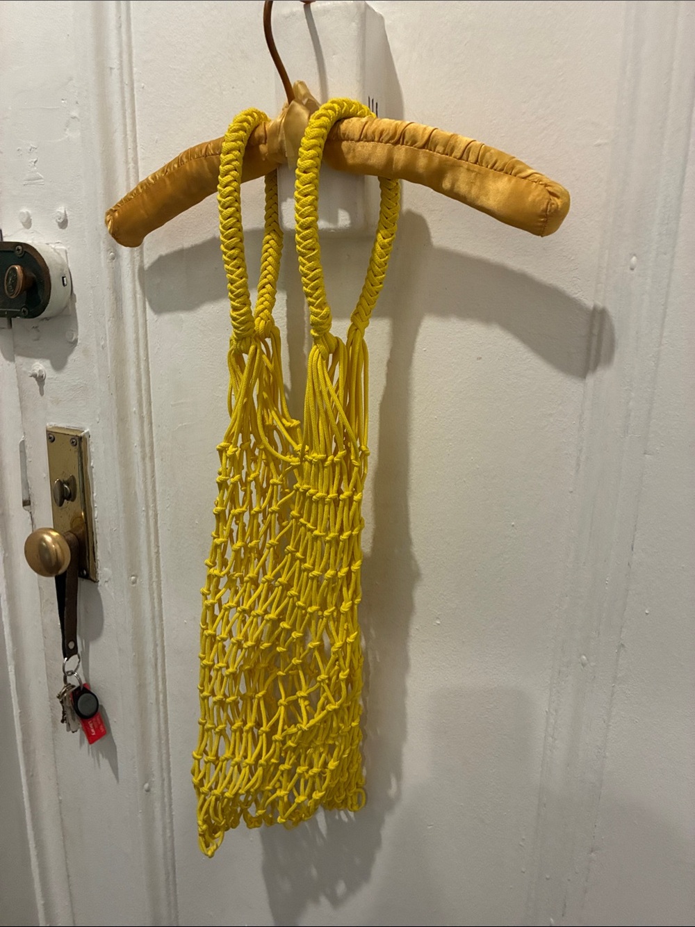 Bright yellow string nylon bag - Picture 2 of 2